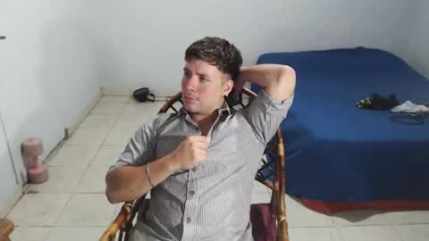 gferrari1996 online show from December 16, 7:37 am