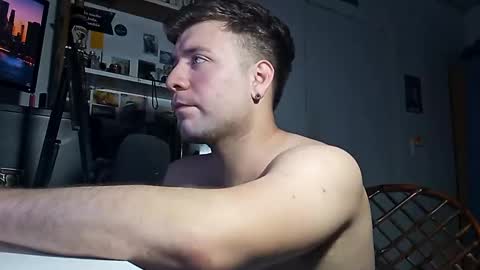 gferrari1996 online show from September 17, 7:01 am