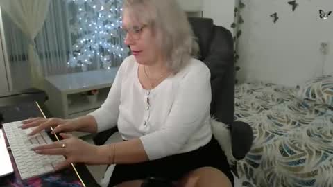 Ghertrudequeen online show from March 25, 5:47 am