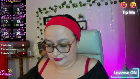 nahomi online show from April 11, 1:32 am