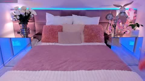 Gia online show from April 7, 12:18 pm