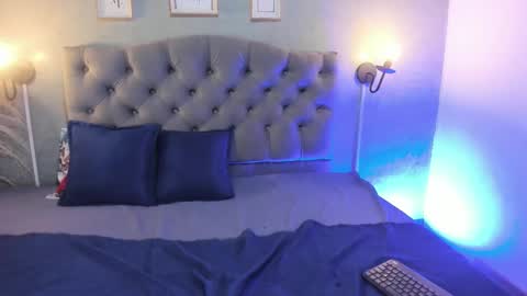 giannaslimjb online show from November 28, 3:25 am