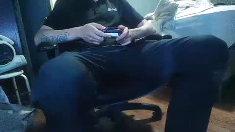 Snapshot of giantdick4u1991 chatting on September 30, 5:01 pm giantdick4u1991 online show from September 30, 5:01 pm