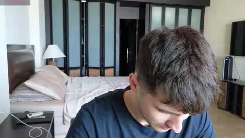 gilbertogonzales online show from November 27, 4:09 am