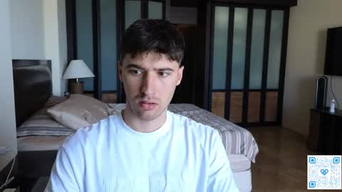 gilbertogonzales online show from December 17, 3:57 am