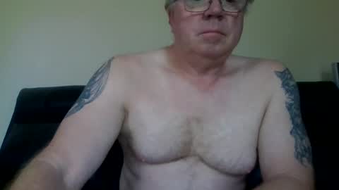 gimmmieoooo online show from April 12, 12:58 am