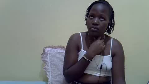 Adiliah online show from February 8, 1:42 am