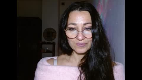 GinaONeon online show from February 10, 10:30 pm