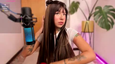 Julie online show from October 19, 3:22 am