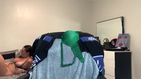 gingerfox777 online show from December 3, 6:21 am