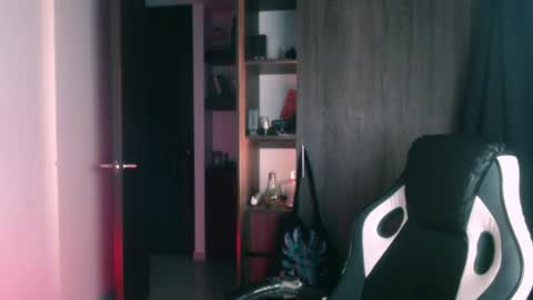 giny_bean online show from May 26, 3:12 am