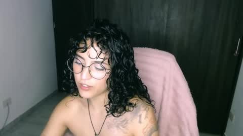 giny_bean online show from April 18, 2:13 am