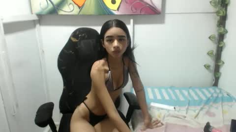girls_hot07 online show from June 8, 9:27 pm