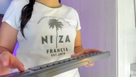     online show from March 10, 12:28 pm