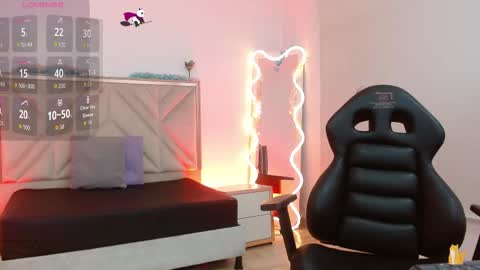 gisell_tay online show from October 18, 1:26 pm