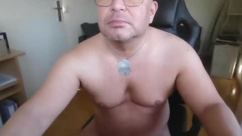 giulio203 online show from December 29, 10:23 am