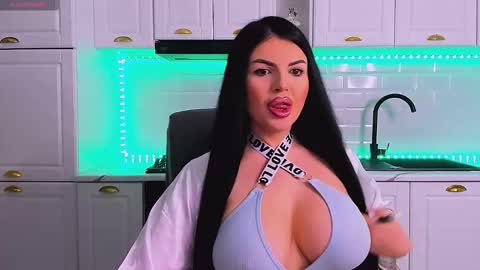 Giulia online show from February 3, 9:08 pm