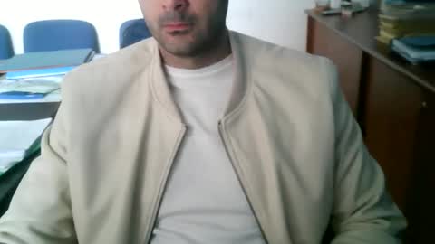 giuseppevai1 online show from April 7, 7:32 am