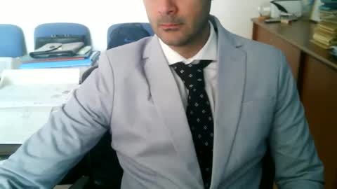 giuseppevai1 online show from April 15, 9:23 am