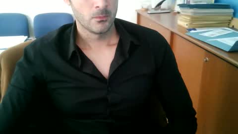 giuseppevai1 online show from October 27, 11:32 am