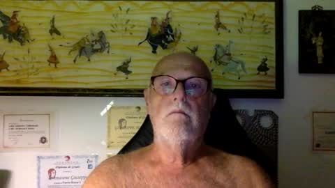 giutomma930394 online show from July 8, 7:28 pm