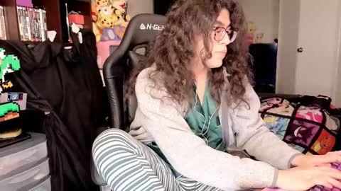 glaceon9 online show from February 18, 12:21 am