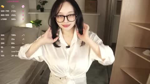 Sandra  online show from February 23, 5:15 pm