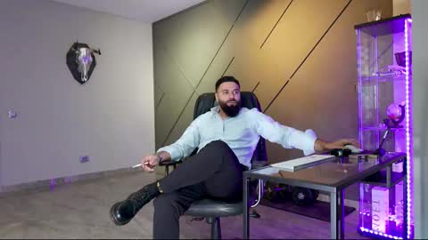 Matthew .. for short call me Matt online show from March 4, 6:04 am