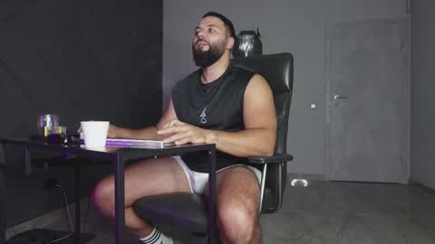 Matthew .. for short call me Matt online show from October 9, 2:17 am