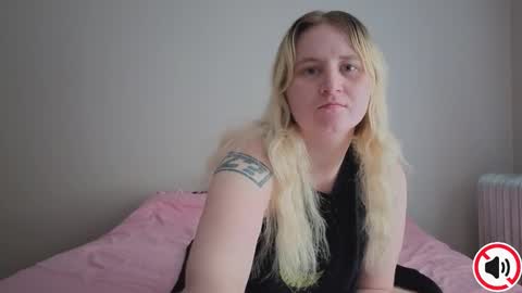 Snapshot of glitchwitch chatting on October 19, 3:38 pm Glitch online show from October 19, 3:38 pm