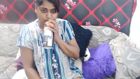 glitter candy online show from March 8, 10:45 pm