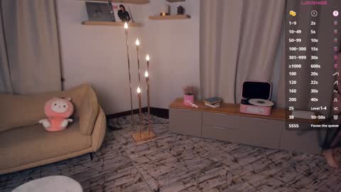 Ann Eliz and Gigi online show from March 6, 7:46 pm