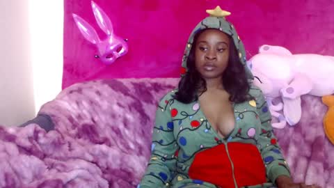 Snapshot of goddess_aaliyah chatting on December 28, 9:20 am goddess_aaliyah online show from December 28, 9:20 am