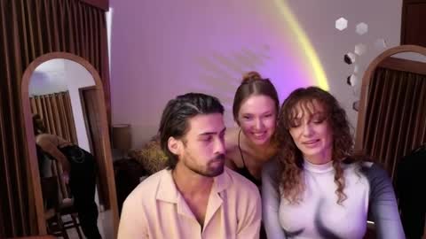   330 UTC2 girls   online show from April 9, 4:05 am