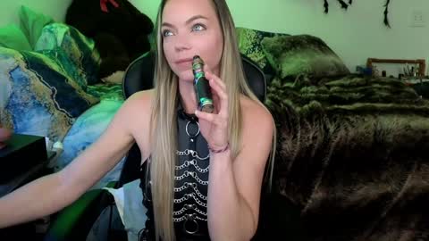 Patricia Mars           Goddess of Mars twitter thegoddessmindy online show from January 28, 5:56 pm