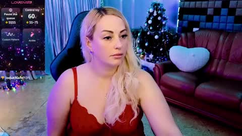 Angela online show from December 28, 7:01 pm