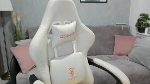 Mistress online show from December 4, 9:20 am