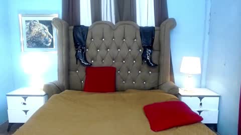 goddessvina7068 online show from March 4, 1:34 am