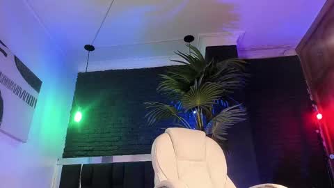 HUAN online show from February 21, 9:34 am