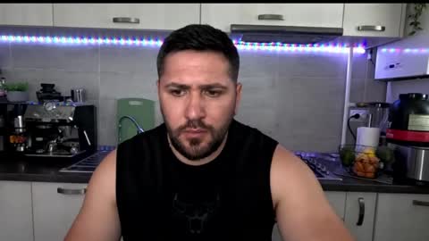 gold_alpha_boy online show from June 18, 2:11 pm