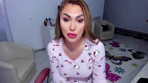 Nicole.. online show from January 28, 5:32 am