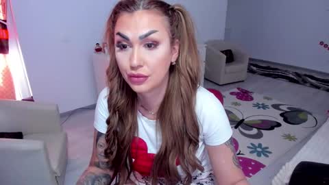 Nicole.. online show from February 14, 8:21 am