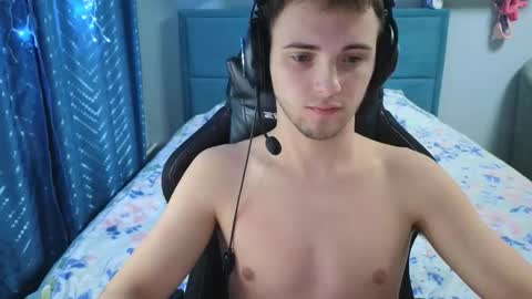 Golden boyyy21 online show from January 31, 9:34 pm