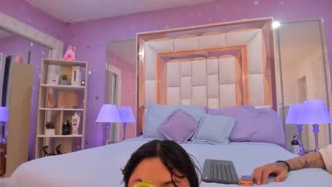 goldentemptation_ online show from April 9, 8:03 pm