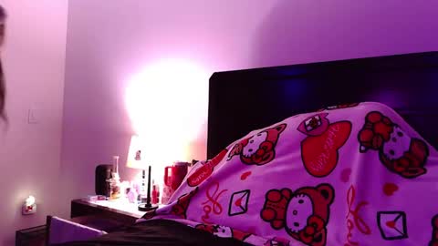 gothbaby305 online show from February 12, 7:45 am