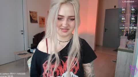 traumfrau Kira angel face devil eyes I SELL A LOT VIDEO IN GALLERY online show from March 30, 12:38 pm