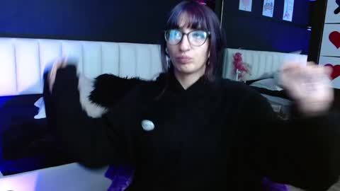 Meredith Alessandra online show from April 16, 3:50 am