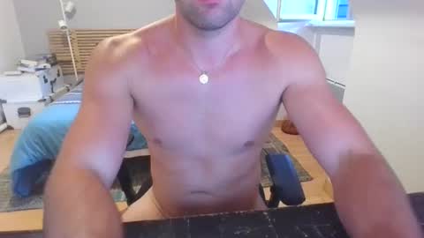 goura2000 online show from August 3, 7:31 pm