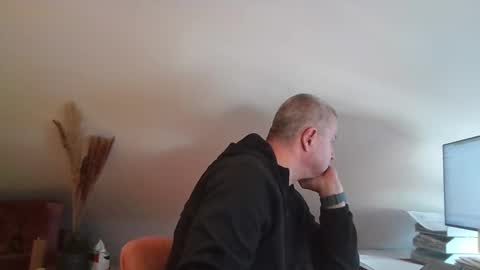 grau197077 online show from March 12, 10:30 am