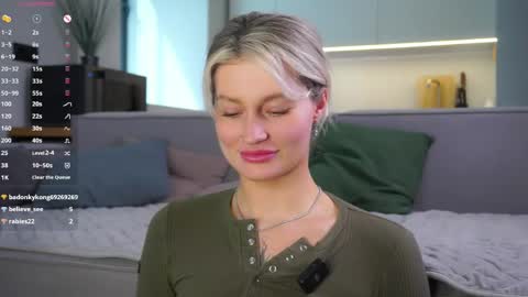 Kelly online show from May 28, 4:21 am